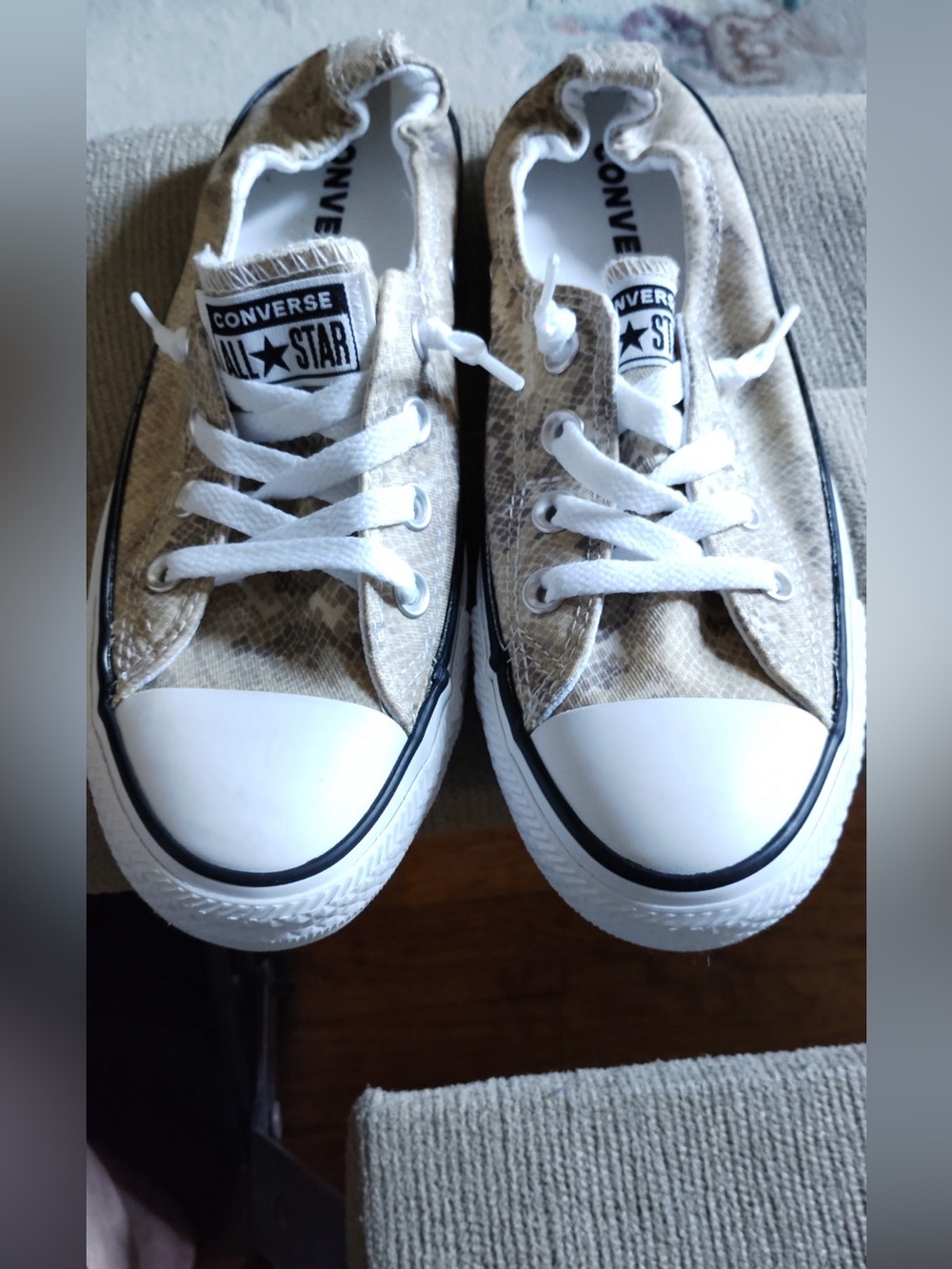 Converse women shoe size 8
